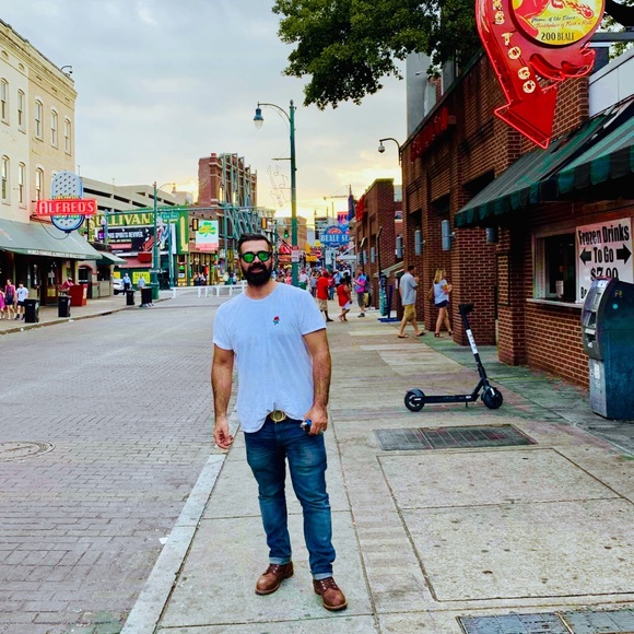 Meet your Posher, Ben - Picture 2 of 7